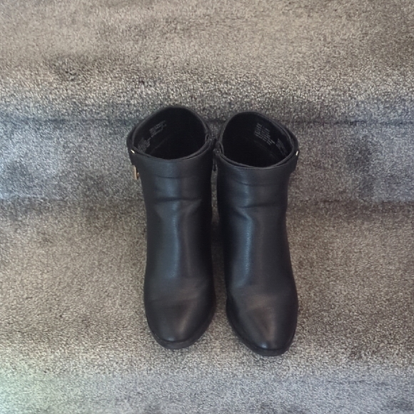 Apt. 9 Classic Black Ankle Boots - Picture 1 of 7